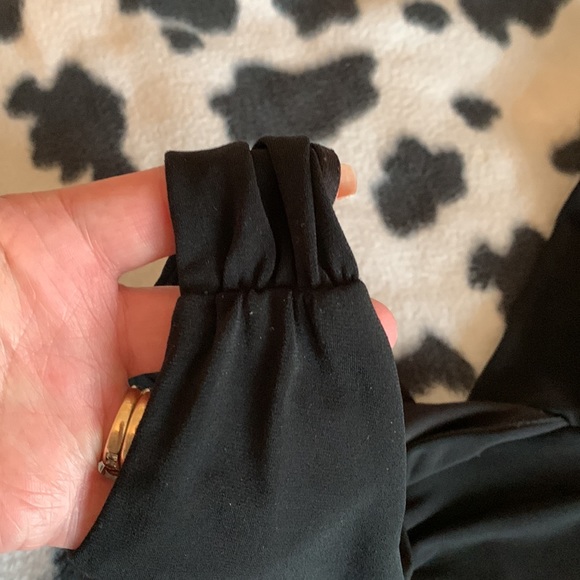 Everyone should have a little black dress - Picture 4 of 13